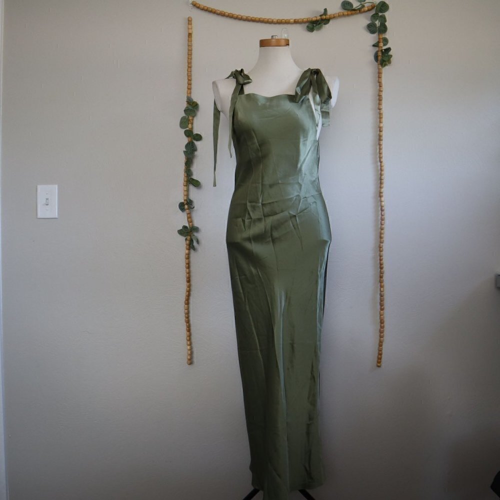 Reformation Aden Silk Dress in Artichoke Size XS